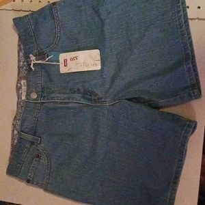 levis 550 size 14 relaxed fit jean shorts